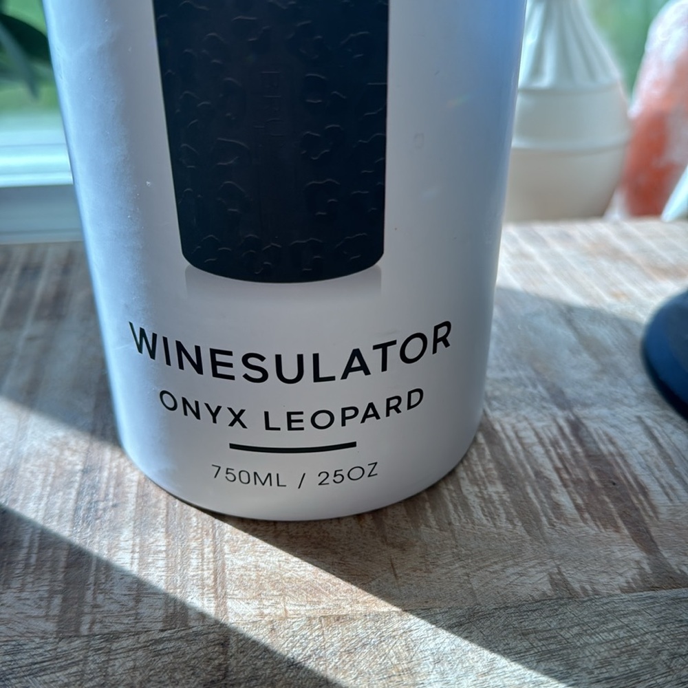 Brumate Onyx Leopard WInesulator - Picture 6 of 8